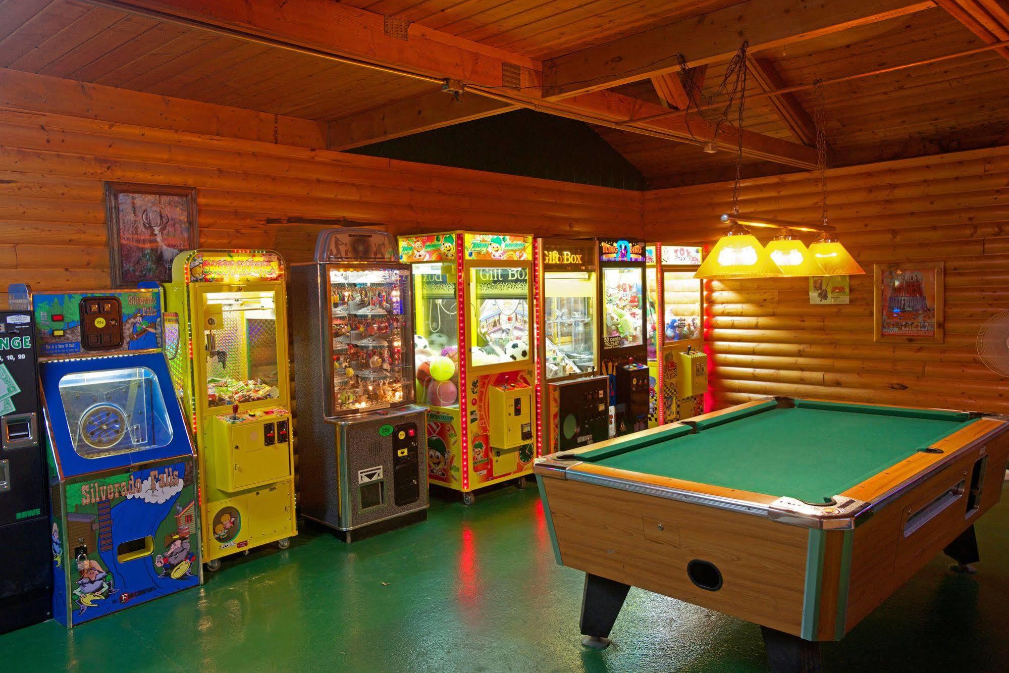 Arrowhead Resort Campground Plainville Extérieur photo
