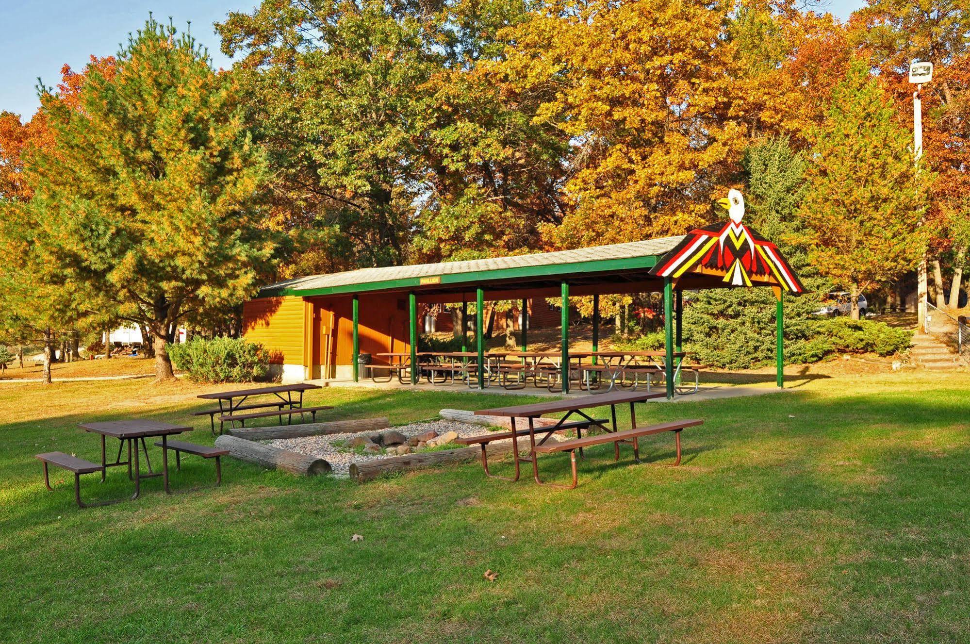 Arrowhead Resort Campground Plainville Extérieur photo
